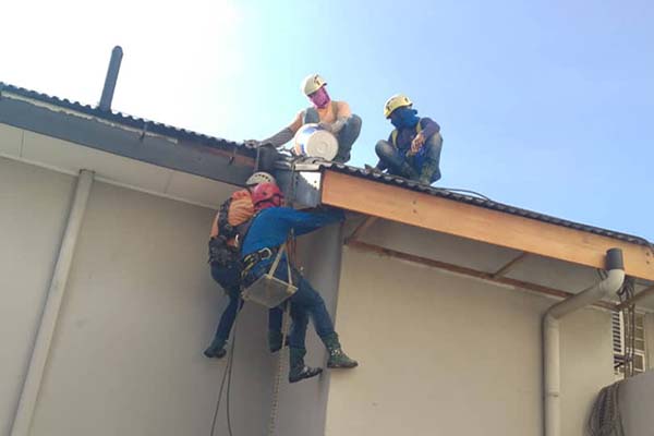 ROOF FASCIA BOARD INSTLLATION